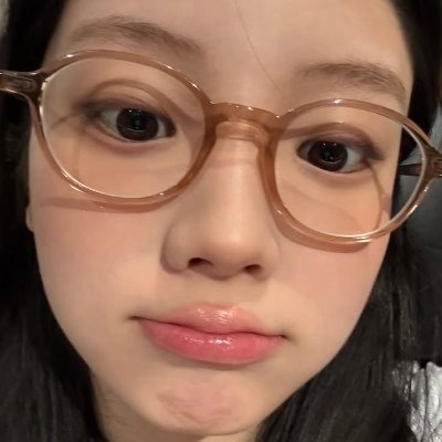 illieseom's profile picture
