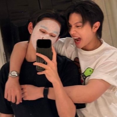 aly #teammoth .ᐟ's profile picture