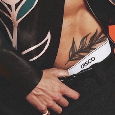 𖤓 han met louis 𖤓's profile picture