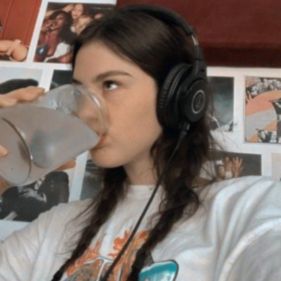 thais's profile picture
