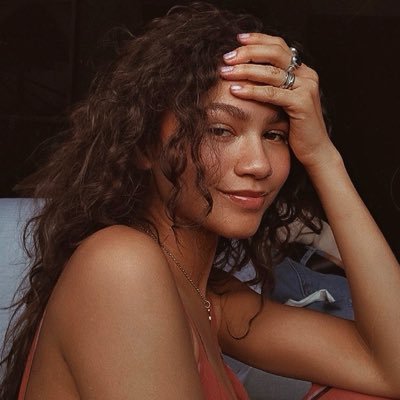 celi ❀࿐'s profile picture