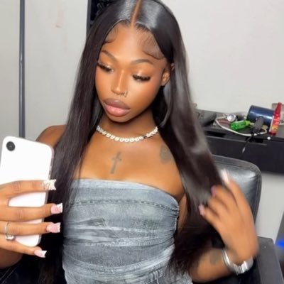 MONA J 🎀's profile picture