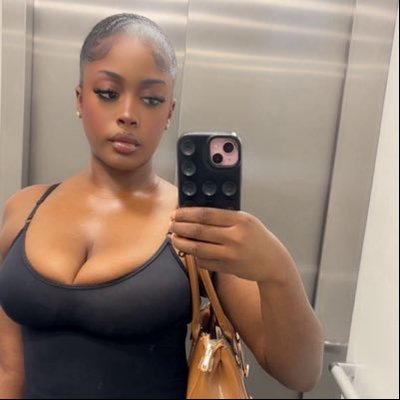 NINI🪞's profile picture