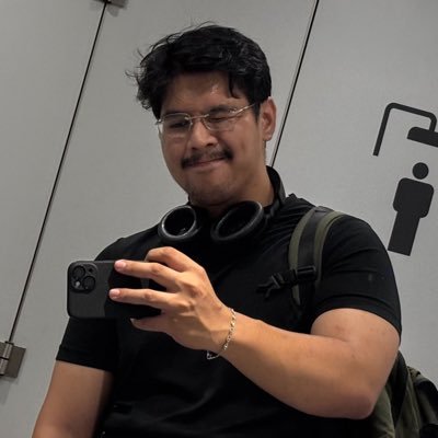 511222's profile picture