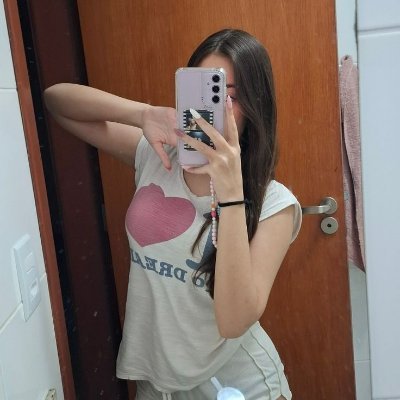 Camila 🌸's profile picture