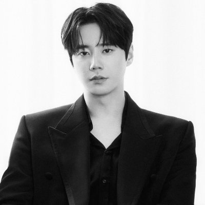 adorejunyoung's profile picture