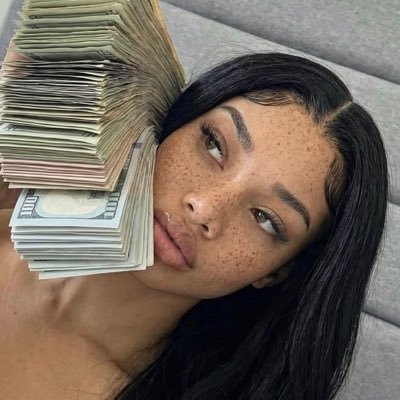 𝗳𝗲𝗺𝗺𝗲's profile picture
