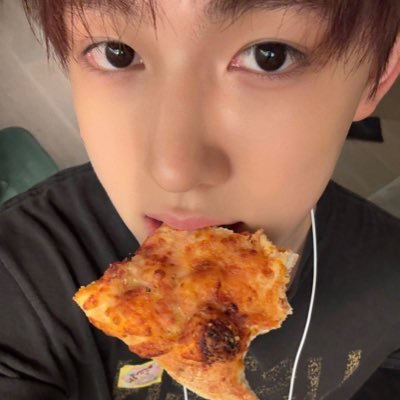eomcombo's profile picture