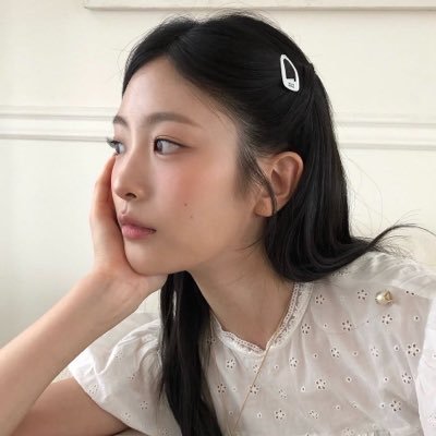 진필's profile picture