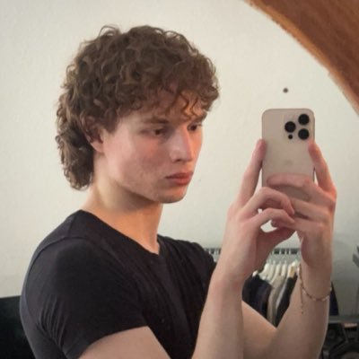 tomfoolery ✩'s profile picture