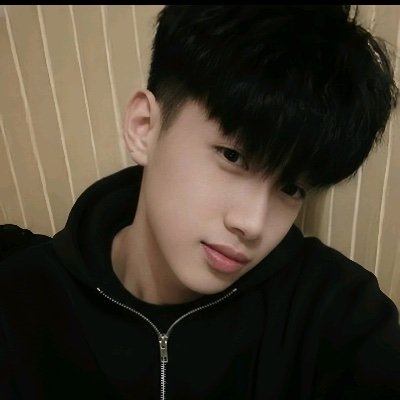 QuTrn374283's profile picture