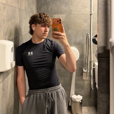 onaisutour's profile picture