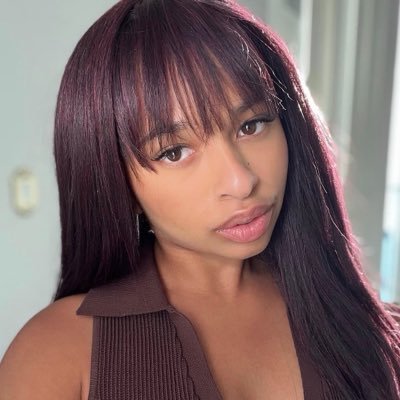 V🦂's profile picture