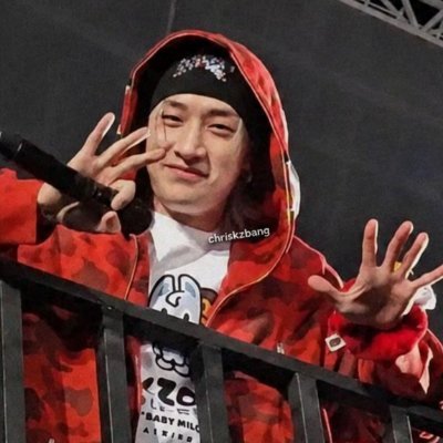 lia•°• held chan's hand 🥺😭's profile picture