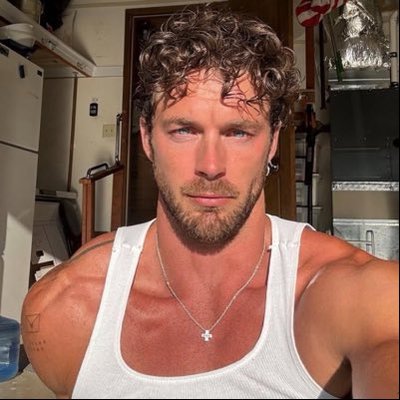 holystudd's profile picture