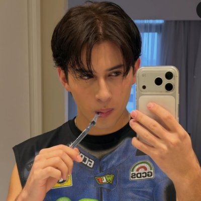 cam⁸¹'s profile picture