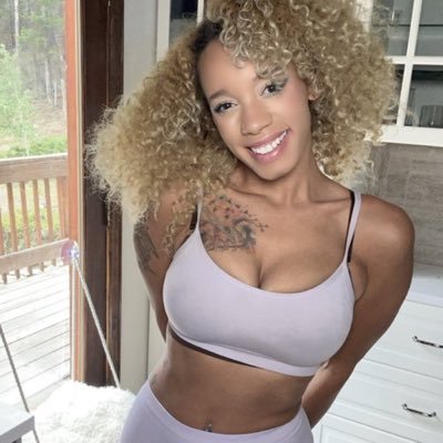 AprilBlazeeeee's profile picture