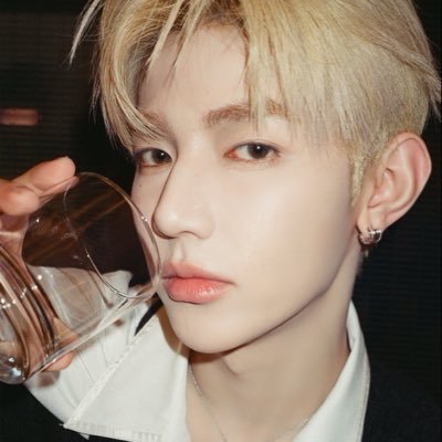 ✶'s profile picture