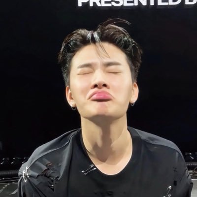 kimtaeOpas's profile picture