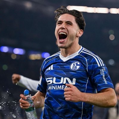 s04_henry's profile picture