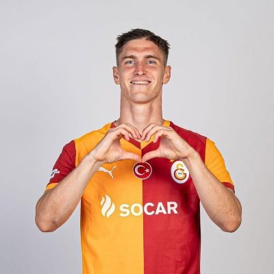 senEizm's profile picture