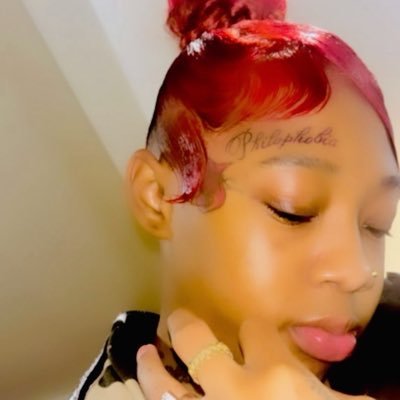 Nova Beezy's profile picture