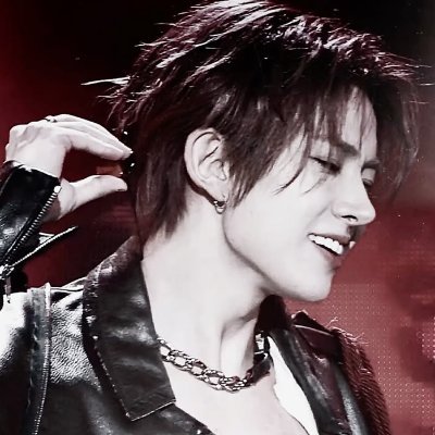 ♰'s profile picture
