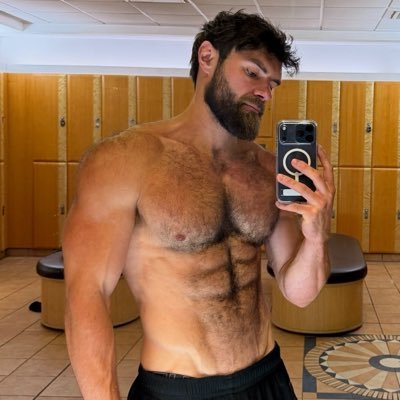 CHRISBSFW's profile picture