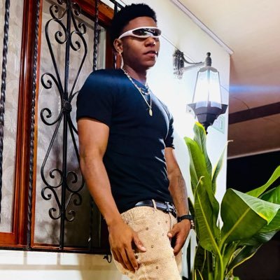 sh's profile picture