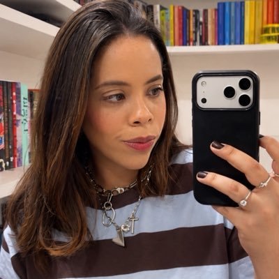 tássila 𖤐 ☾ | tarot's profile picture