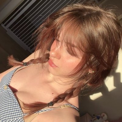 1Nursel00's profile picture
