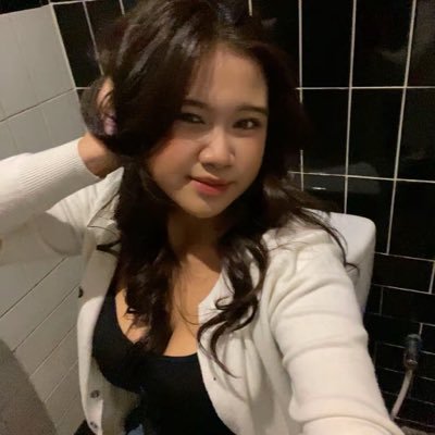 Sh's profile picture