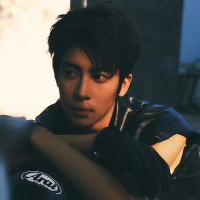LittleWaaves's profile picture