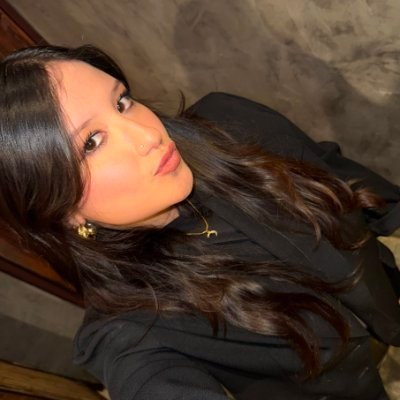 v's profile picture
