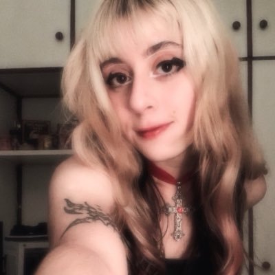 iza ⛧ 土's profile picture