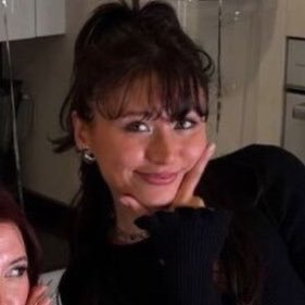 Damla's profile picture
