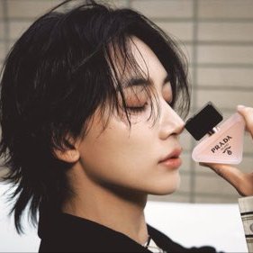 cscwwjhgyu's profile picture