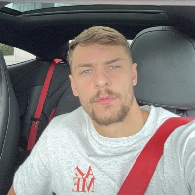 larinpress's profile picture