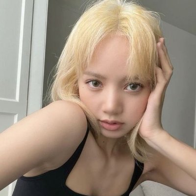 𝑛𝑖𝑠 ୨୧'s profile picture