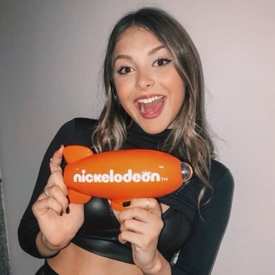 bea 💋 𝖺𝗎 𝗇𝗈 𝖿𝗂𝗑 Medvguillen's profile picture