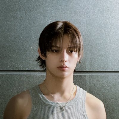 james' crop top 🎐's profile picture