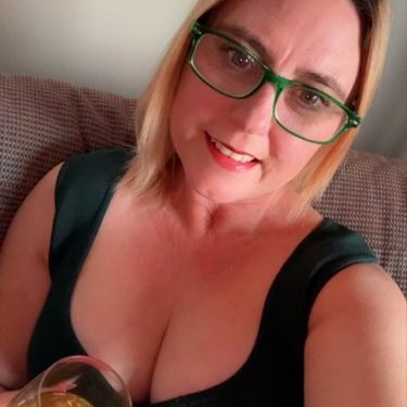 HotMilf45's profile picture