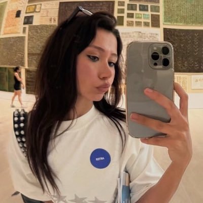 Damla's profile picture