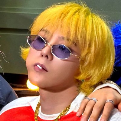jiyongsbareface's profile picture