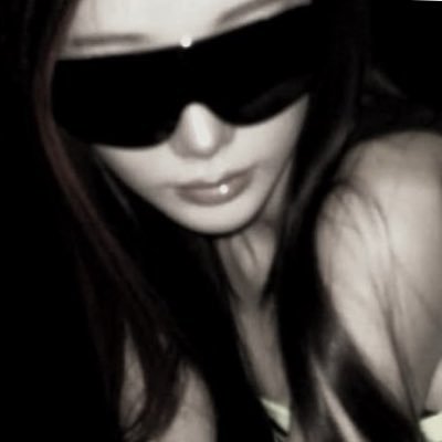 𐕣's profile picture