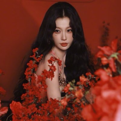 t.'s profile picture