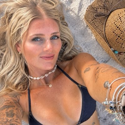 Riley 🩵🥥's profile picture