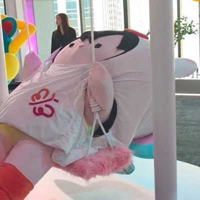 viany is enTUIastic 🦋(*^▽^*)'s profile picture
