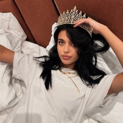 E's profile picture