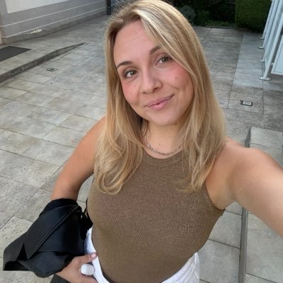 janina's profile picture